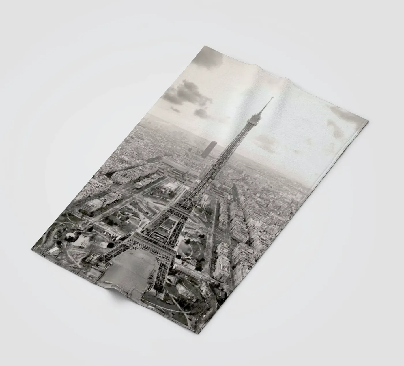 Tour Eiffel coperta in pile da METROPOLIS