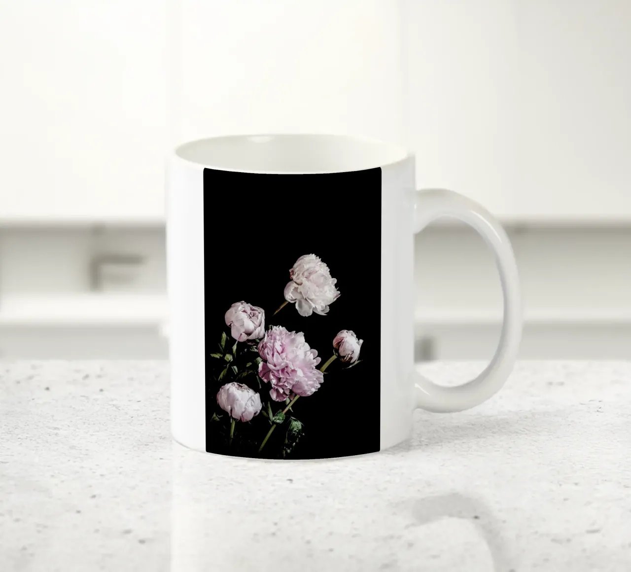 Peonies Pink and Black Keramik Tasse von Flora & Fauna