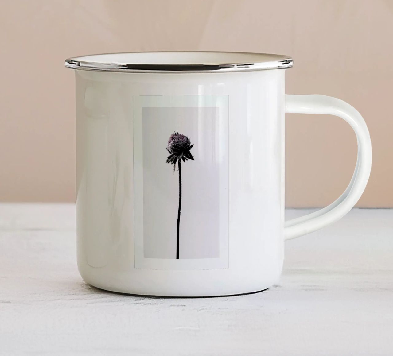 Wilted Flower tazza in smalto da Flora & Fauna