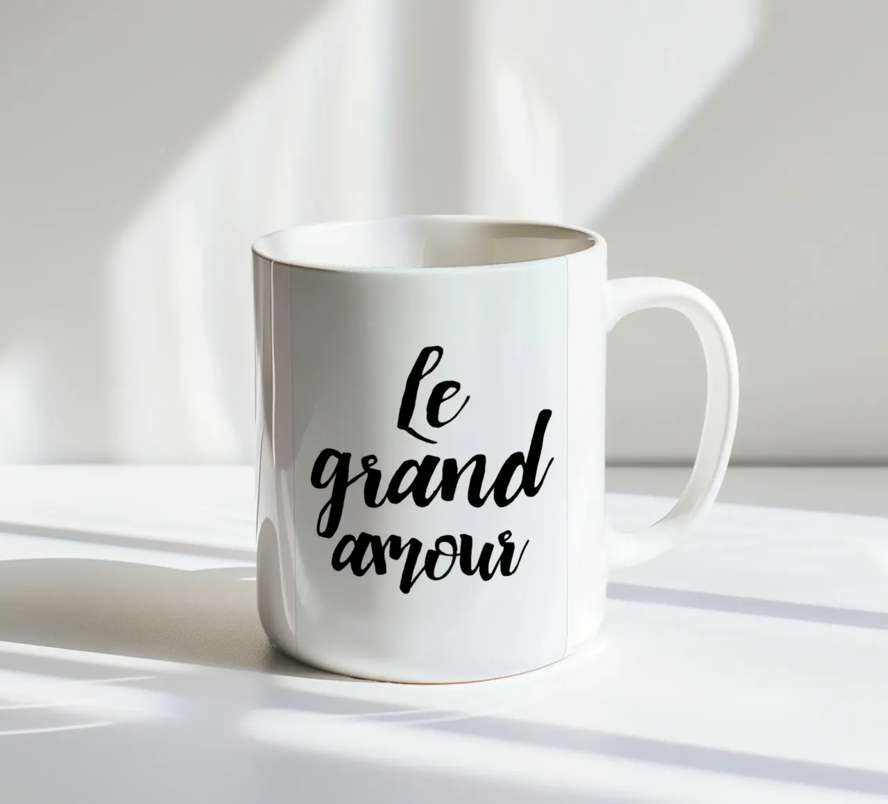 Le grand amour Keramik Tasse von typed