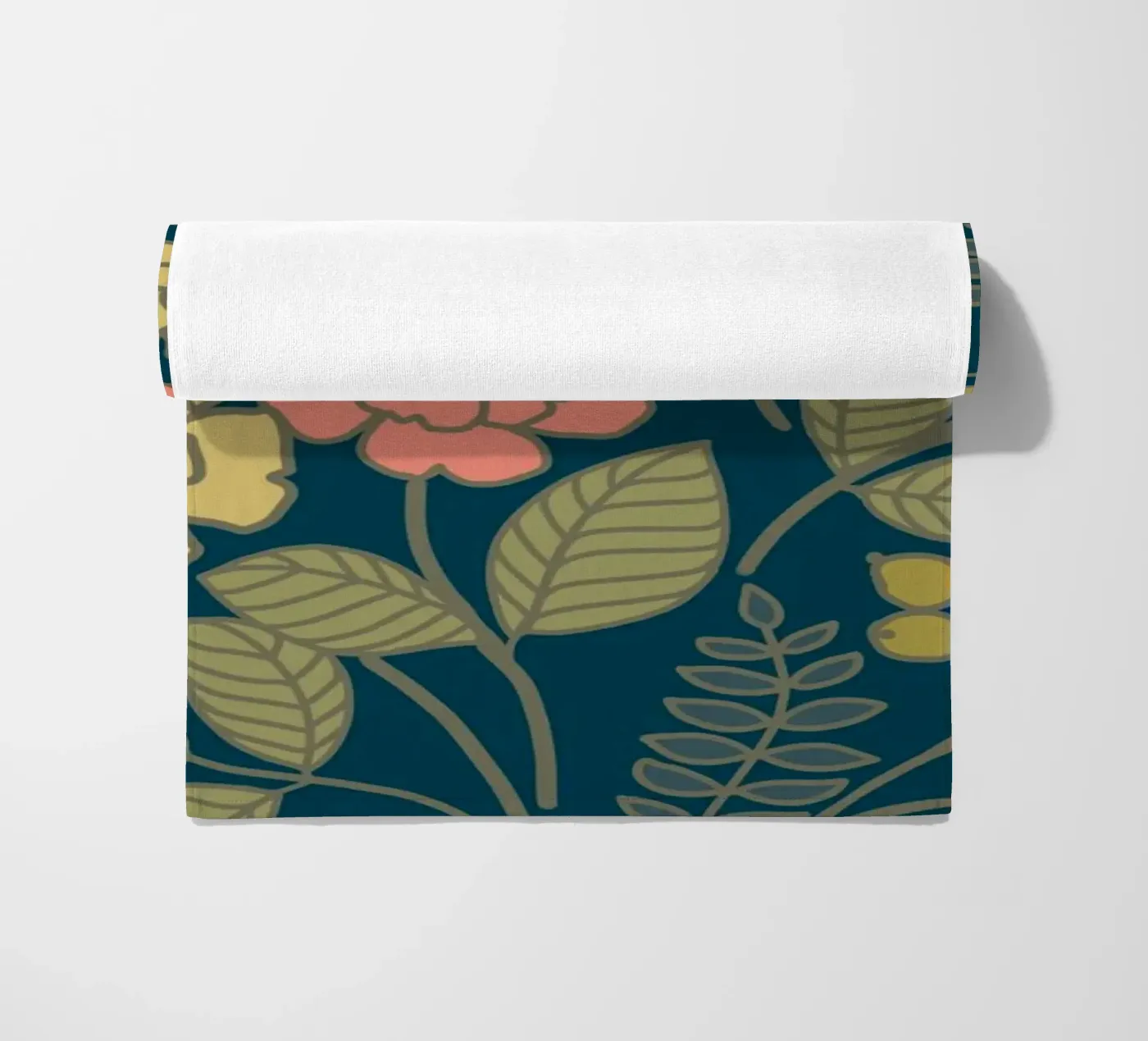 Whimsical floral pattern telo mare da AnnelyBlooms