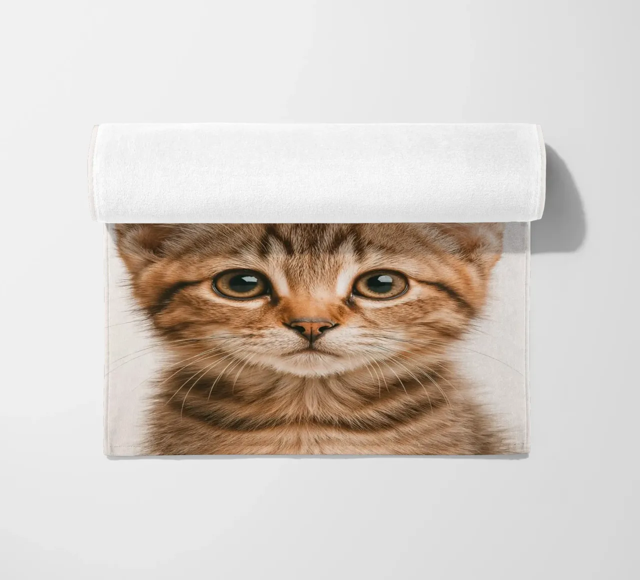 Studio Critter No. 10 - Little Feline Face telo mare da KidzStudio