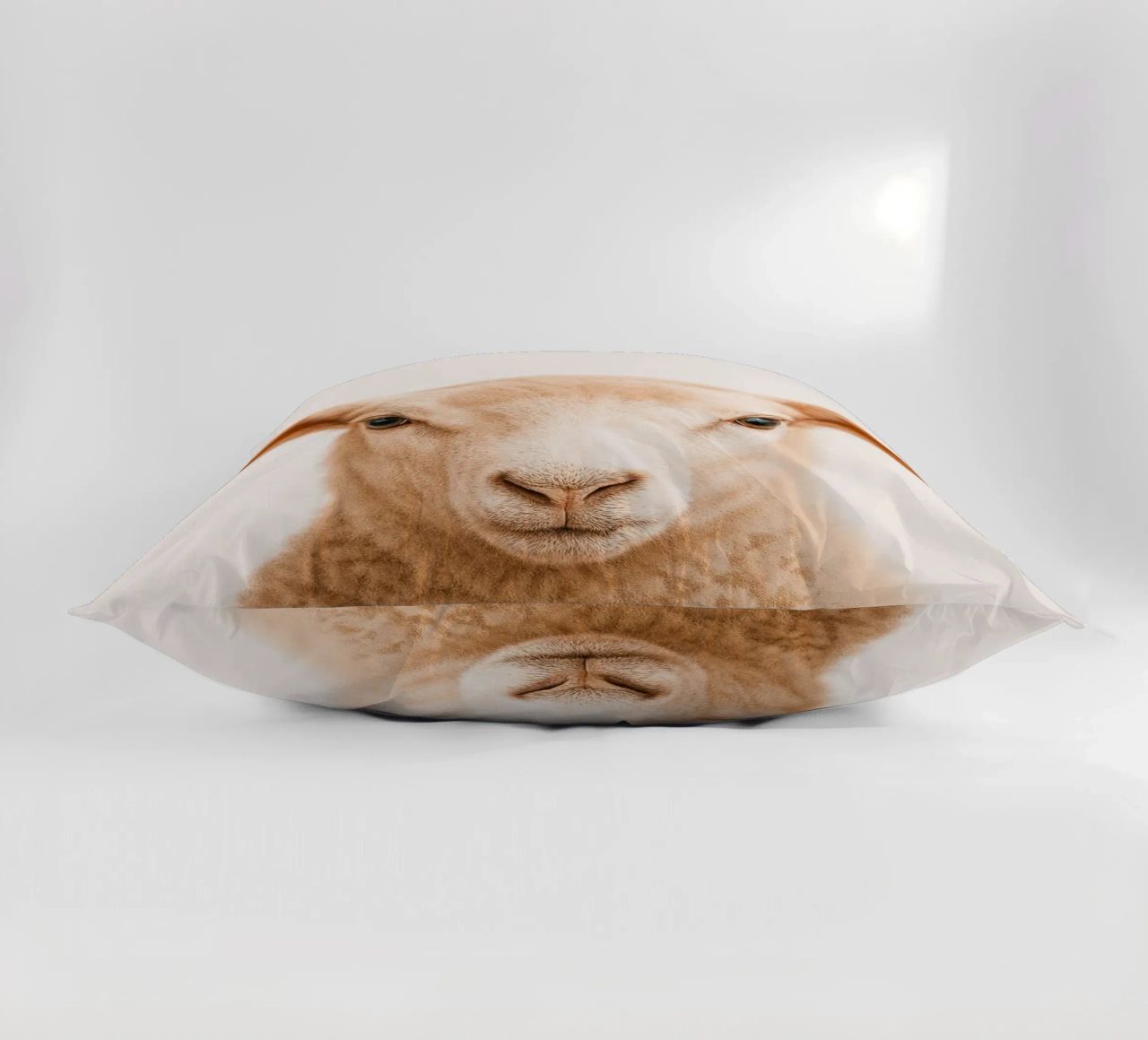 Studio Critter No. 13 - Little Woolface cuscino da KidzStudio
