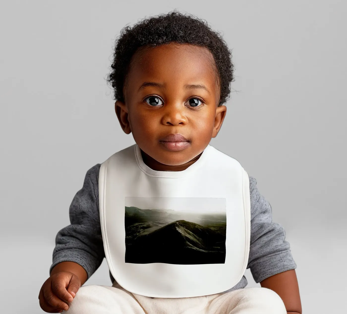 Volcanic Landscape bavaglino da Chris Abatzis