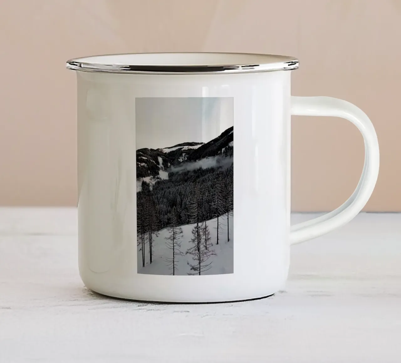 A Calm Winter's Day tazza in smalto da Sebastian Hilgetag