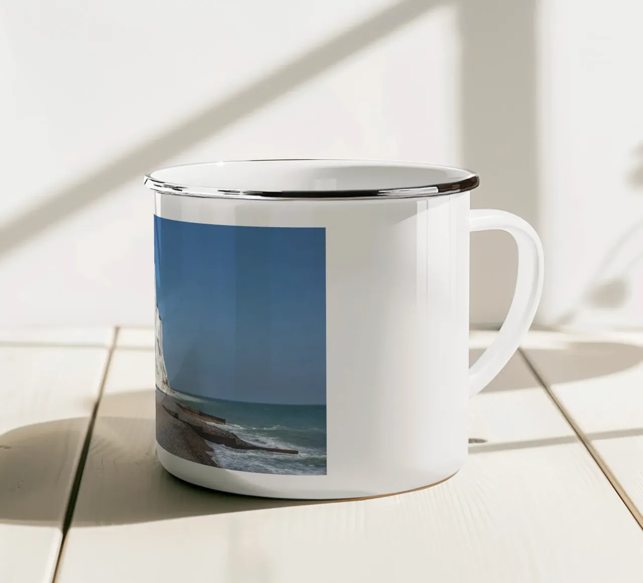 Sea Purse tazza in smalto da Dave Hare Photography