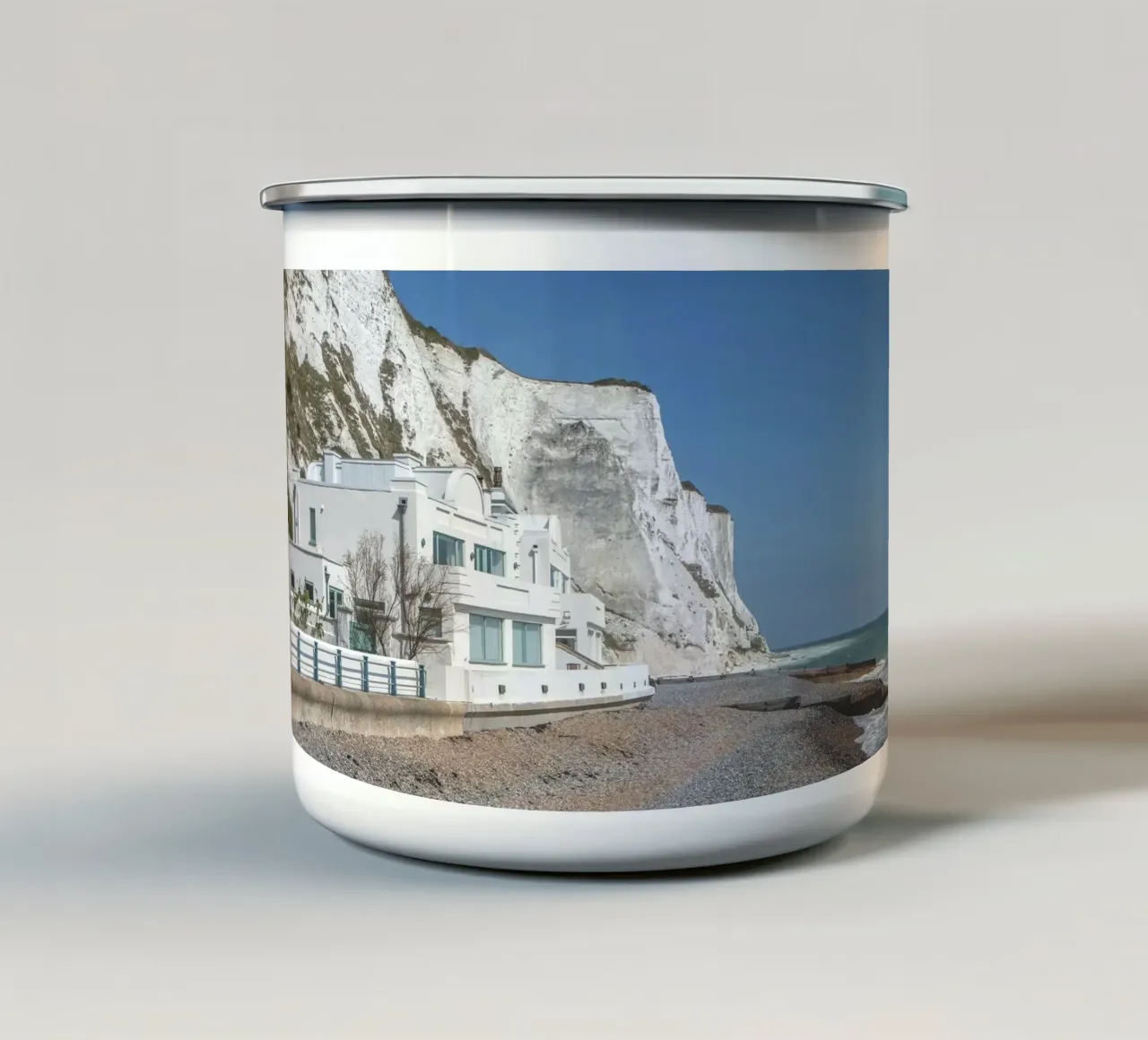 Sea Purse tazza in smalto da Dave Hare Photography