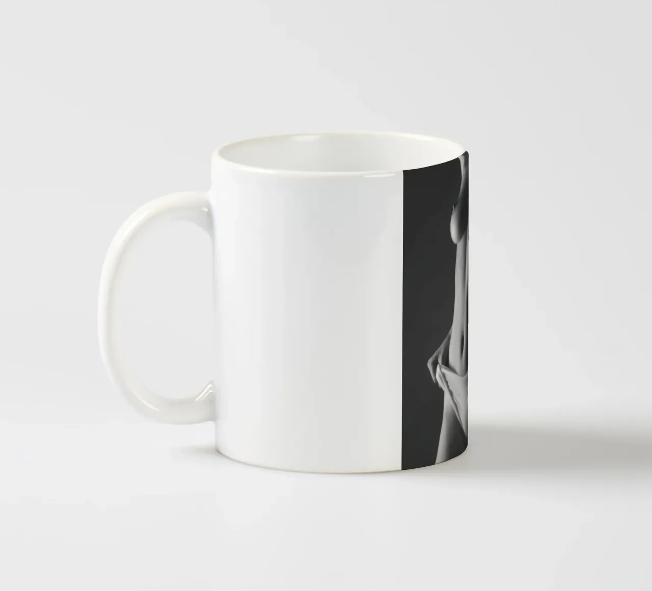 Emilia Topless Mono tazza in ceramica da Dave Hare Photography