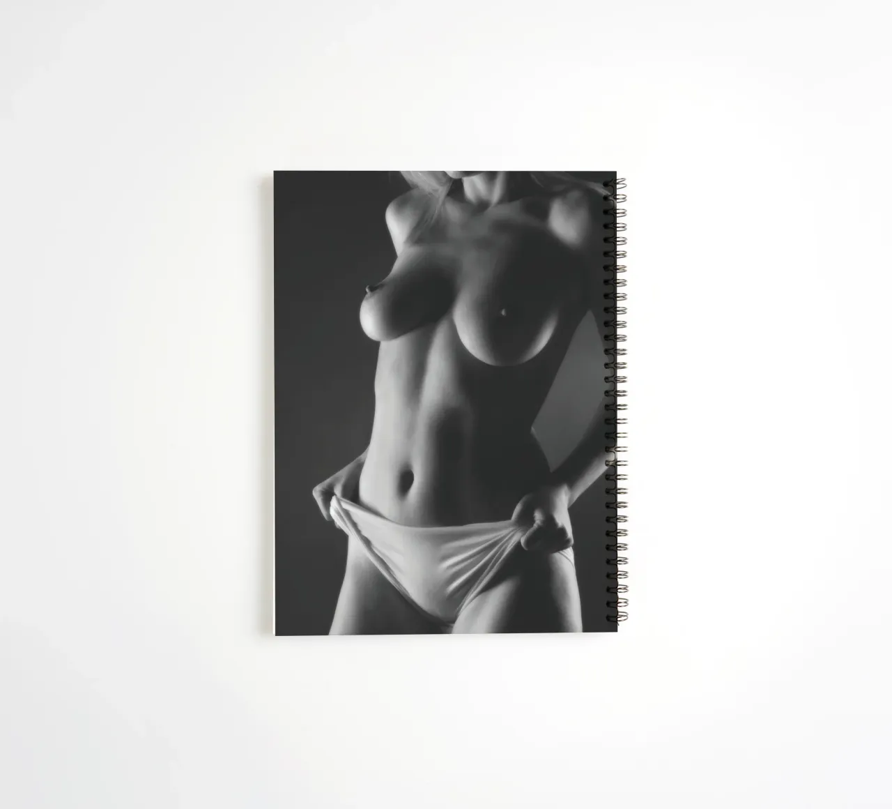 Emilia Topless Mono Ringbuch von Dave Hare Photography