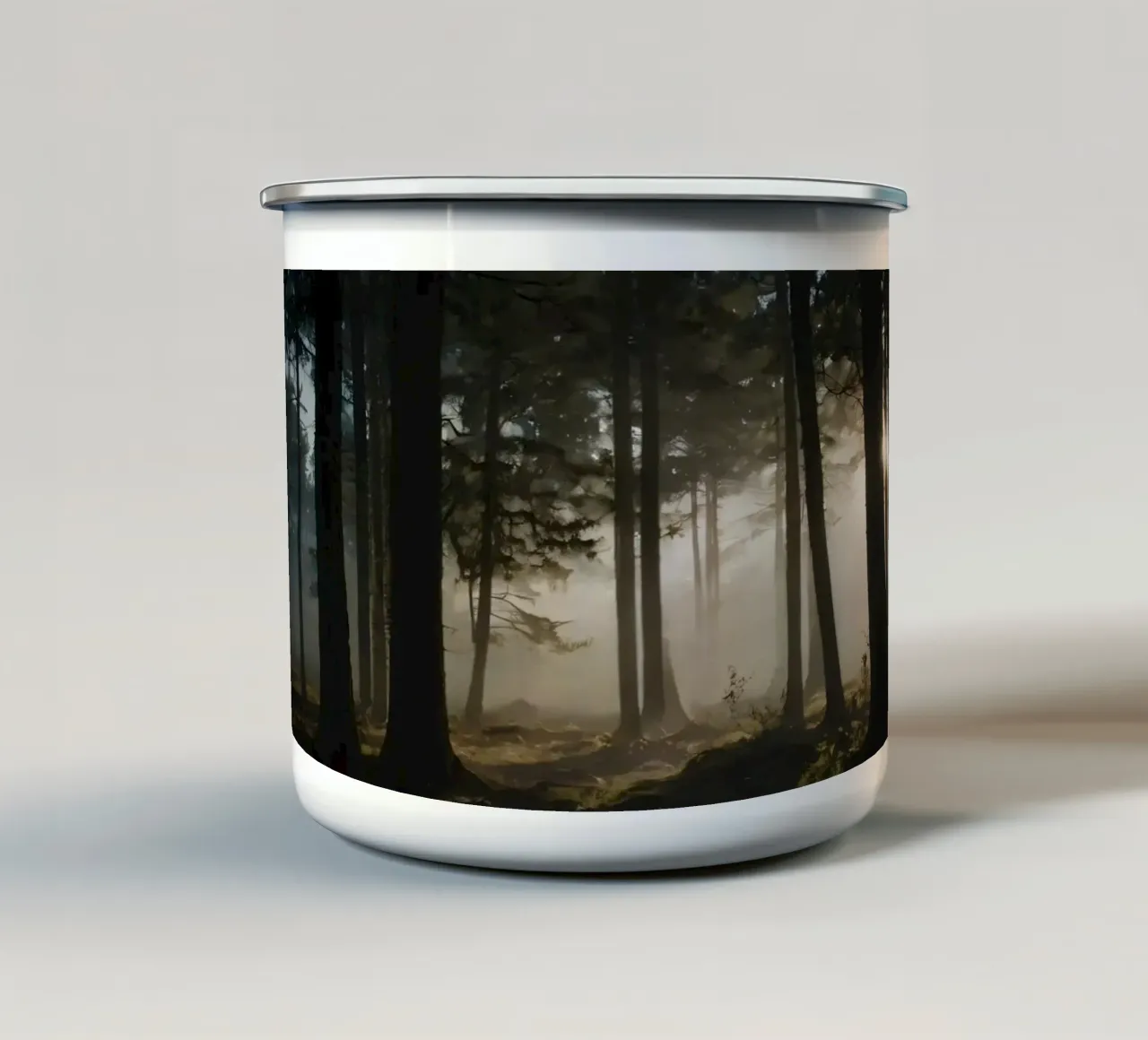 Lumière brumeuse du matin filtrant à travers les grands arbres mug en émail de DesignDoodle