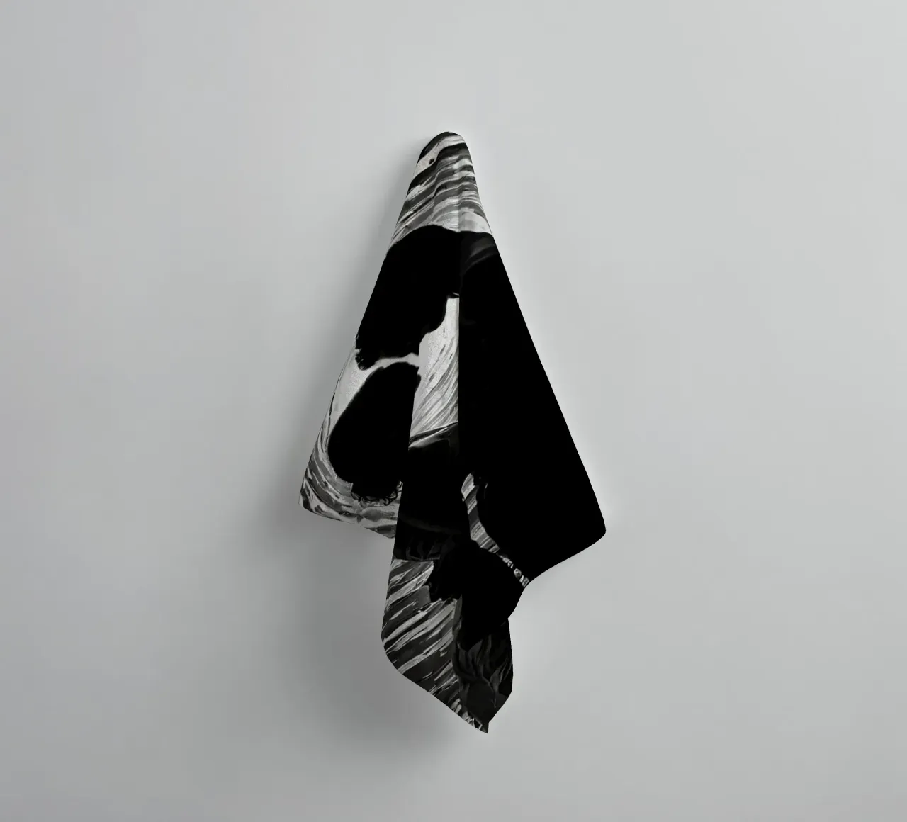 Un momento di intimità immortalato tra una coppia che si staglia in un angolo asciugamano da bagno da DesignDoodle
