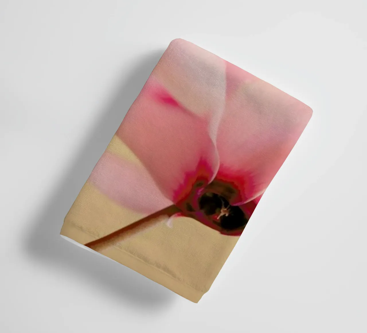 Pretty In Pink asciugamano da bagno da Flora & Fauna