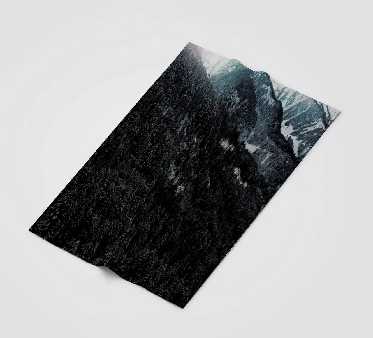 Snowy Peaks in the Alps coperta in pile da Sebastian Hilgetag