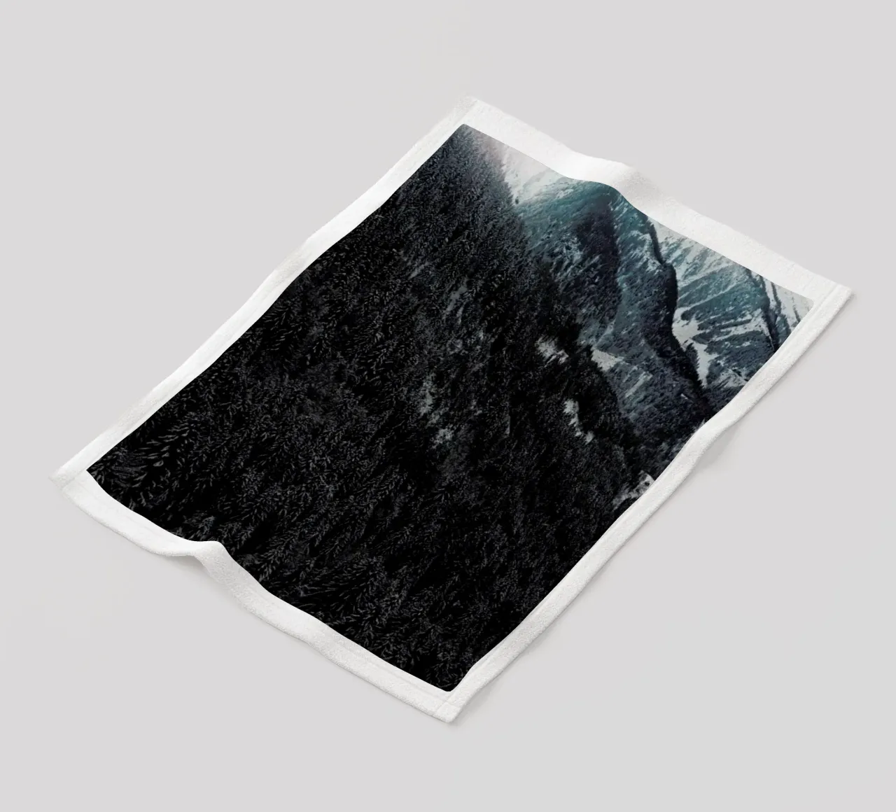 Snowy Peaks in the Alps coperta in pile da Sebastian Hilgetag