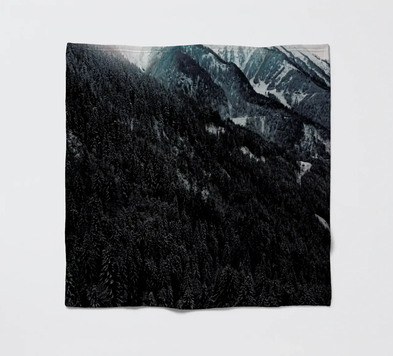Snowy Peaks in the Alps coperta in pile da Sebastian Hilgetag