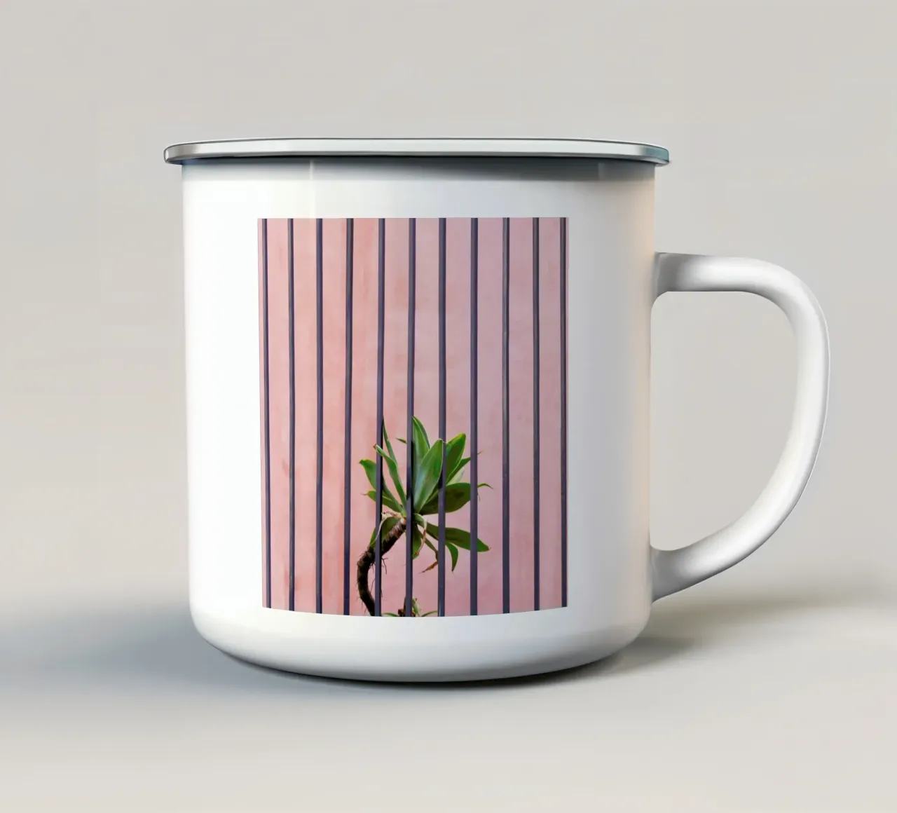 The Great Escape tazza in smalto da Rupert Höller