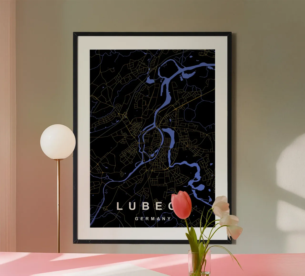 Lubecca Germania - Mappa della città in nero e oro carta hahnemühle da Cartographers Library
