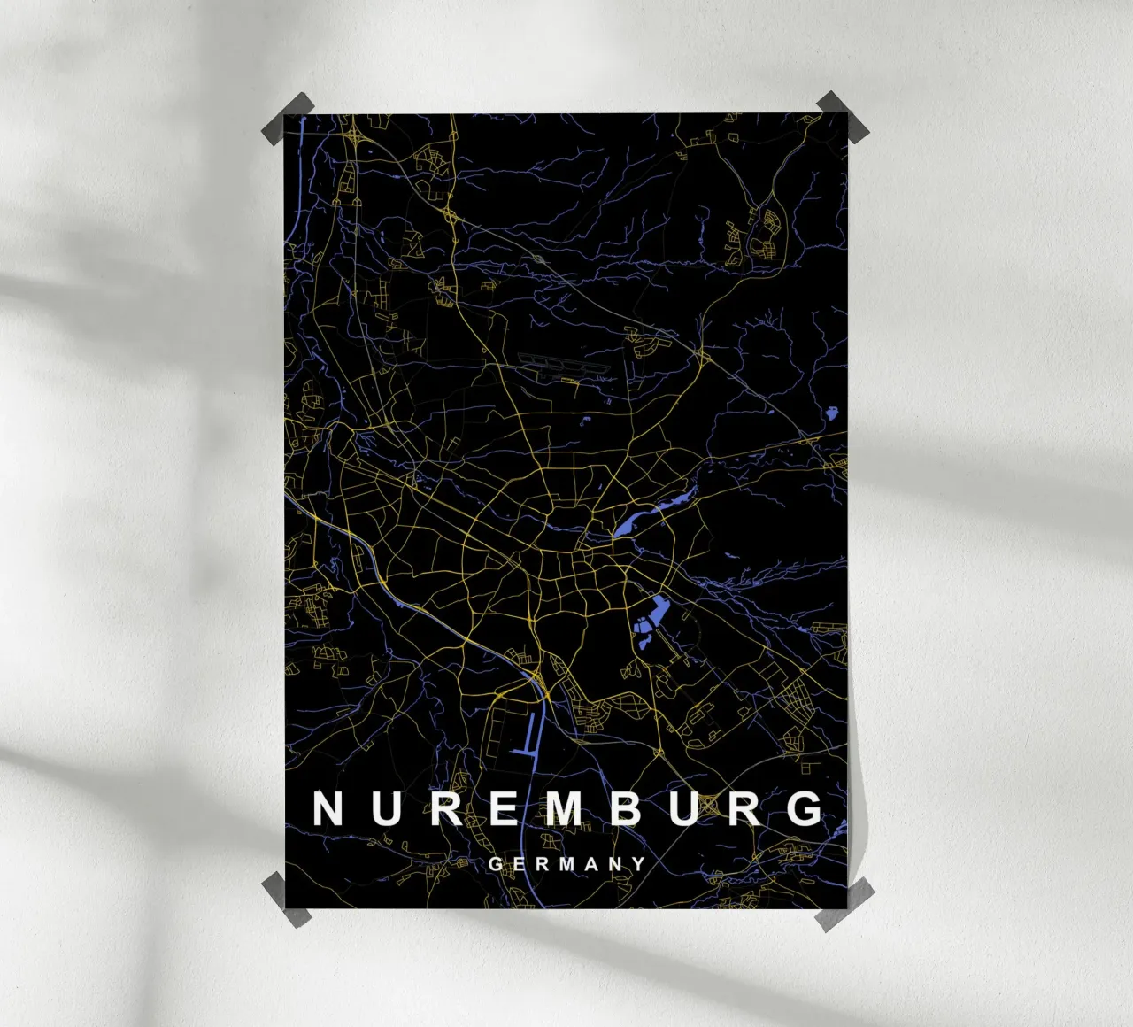 Norimberga Germania - Mappa della città in nero e oro poster con telaio in alluminio da Cartographers Library
