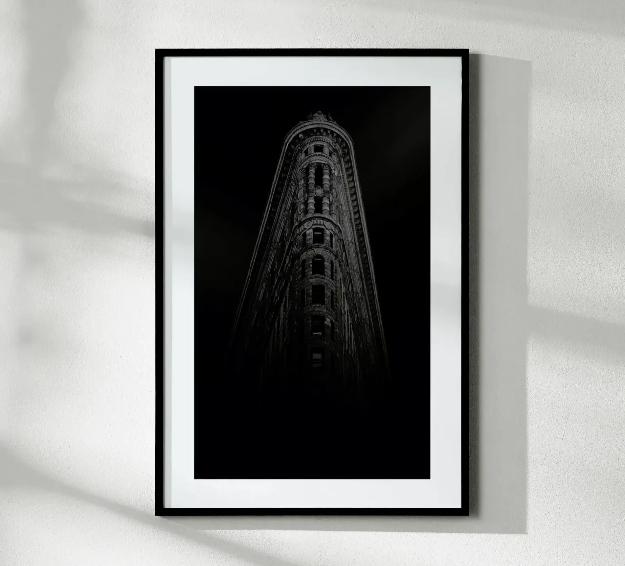 Flatiron at Night poster con telaio in plastica da METROPOLIS