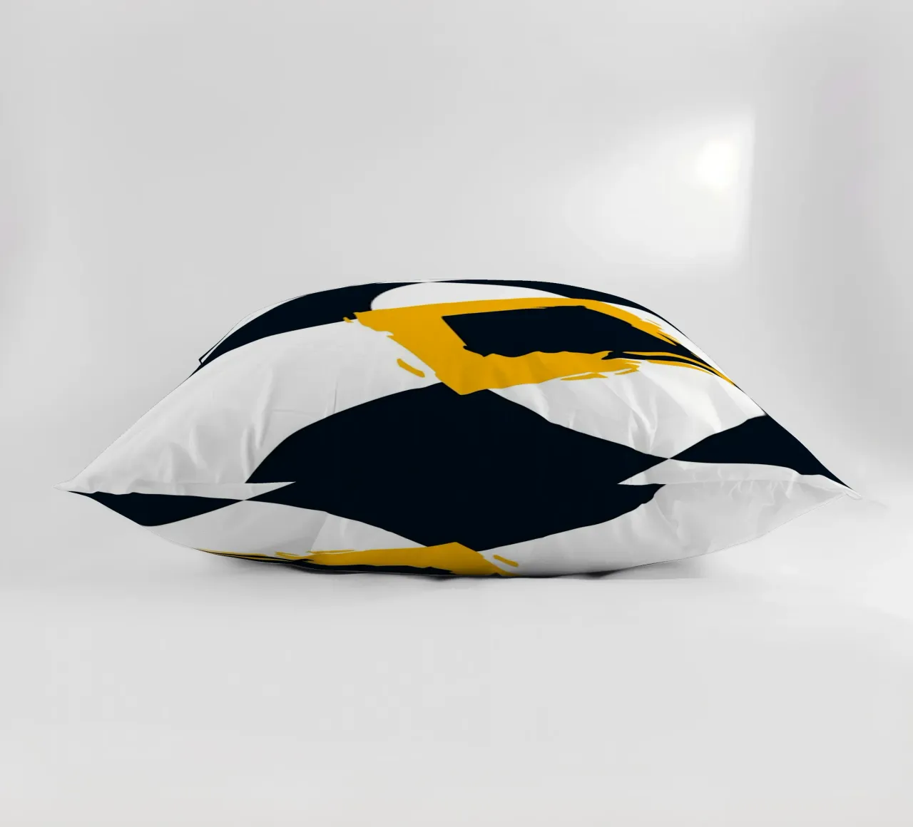 Dynamic and abstract composition cuscino da LisaArtes