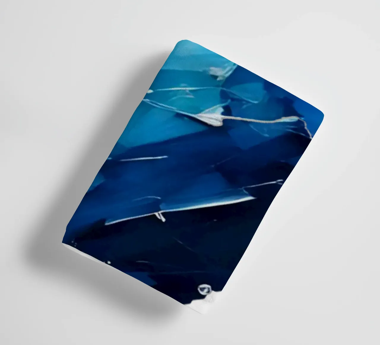 cuore_blu_argento_1a asciugamano da bagno da Pink- und LoveArt by LK