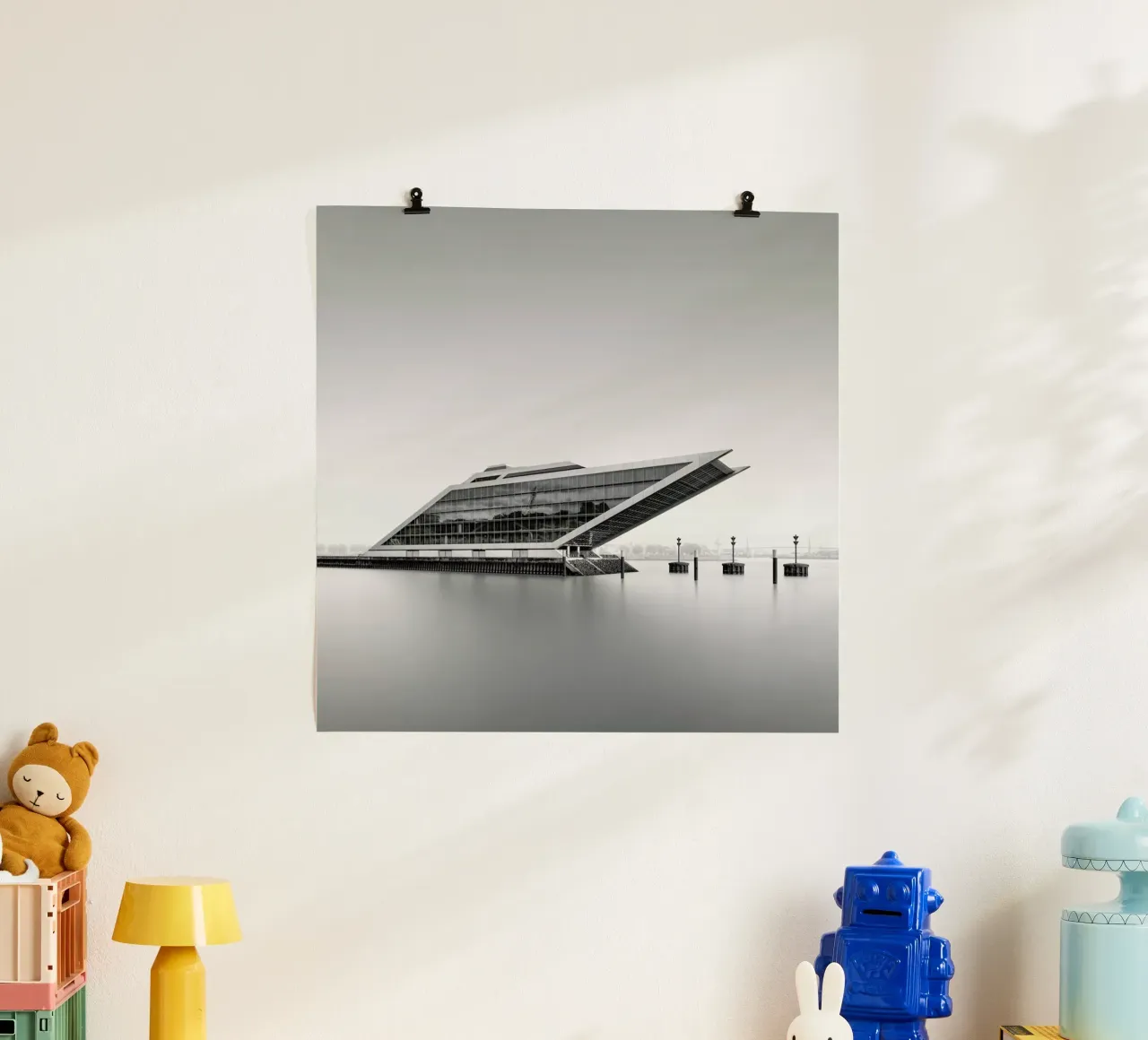 Hamburg - Dockland poster con telaio in legno da Håggard Photography | Ronny Behnert