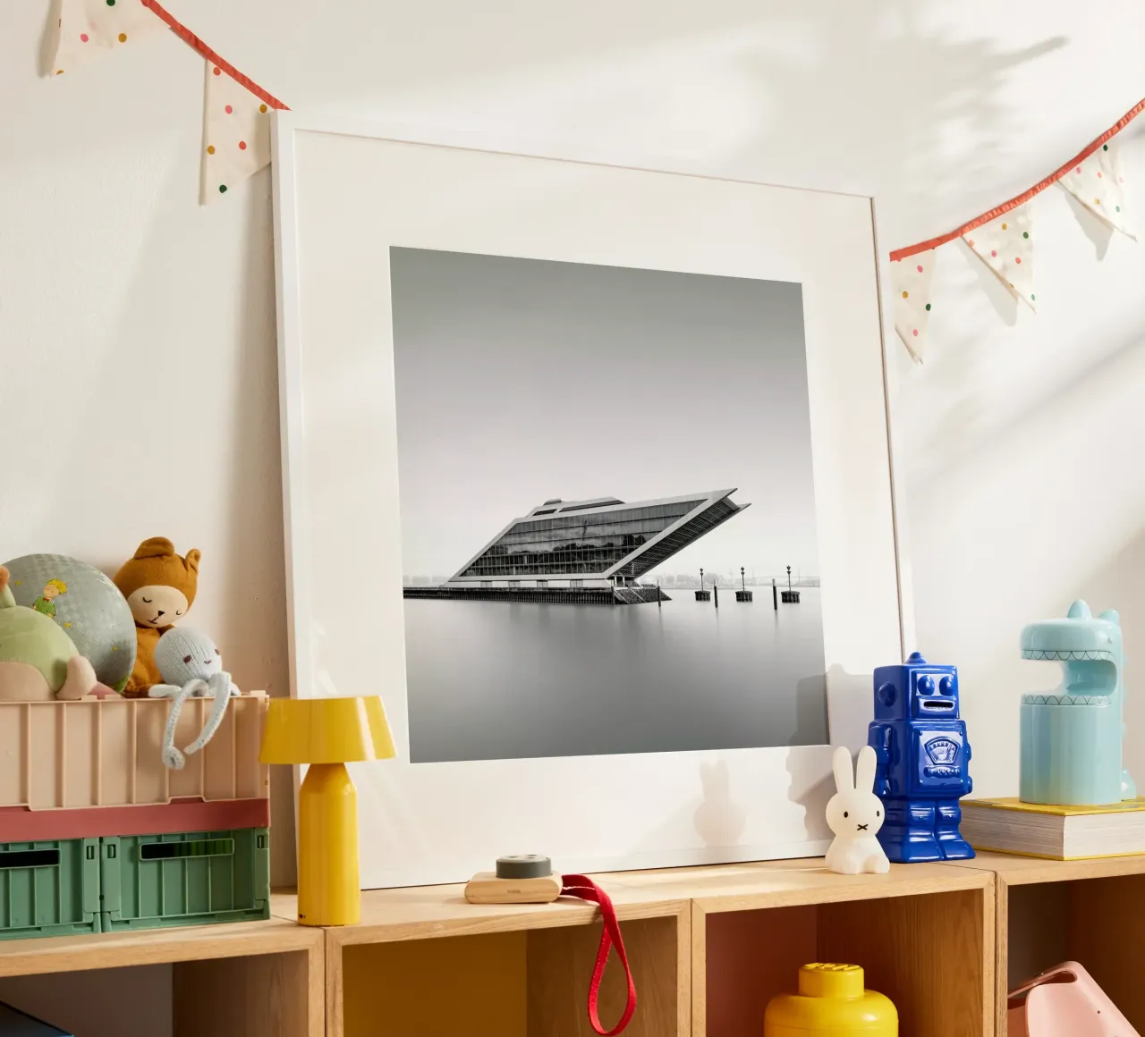 Hamburg - Dockland poster con telaio in legno da Håggard Photography | Ronny Behnert