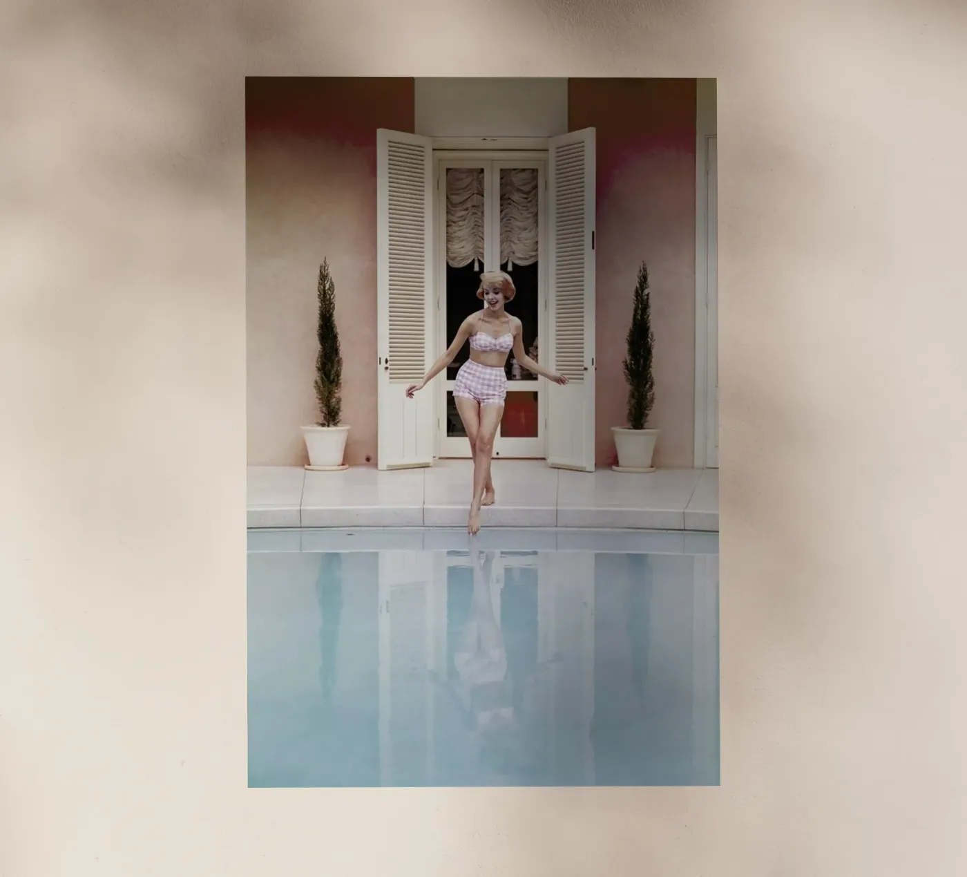 Pool Day pellicola backlit da METROPOLIS