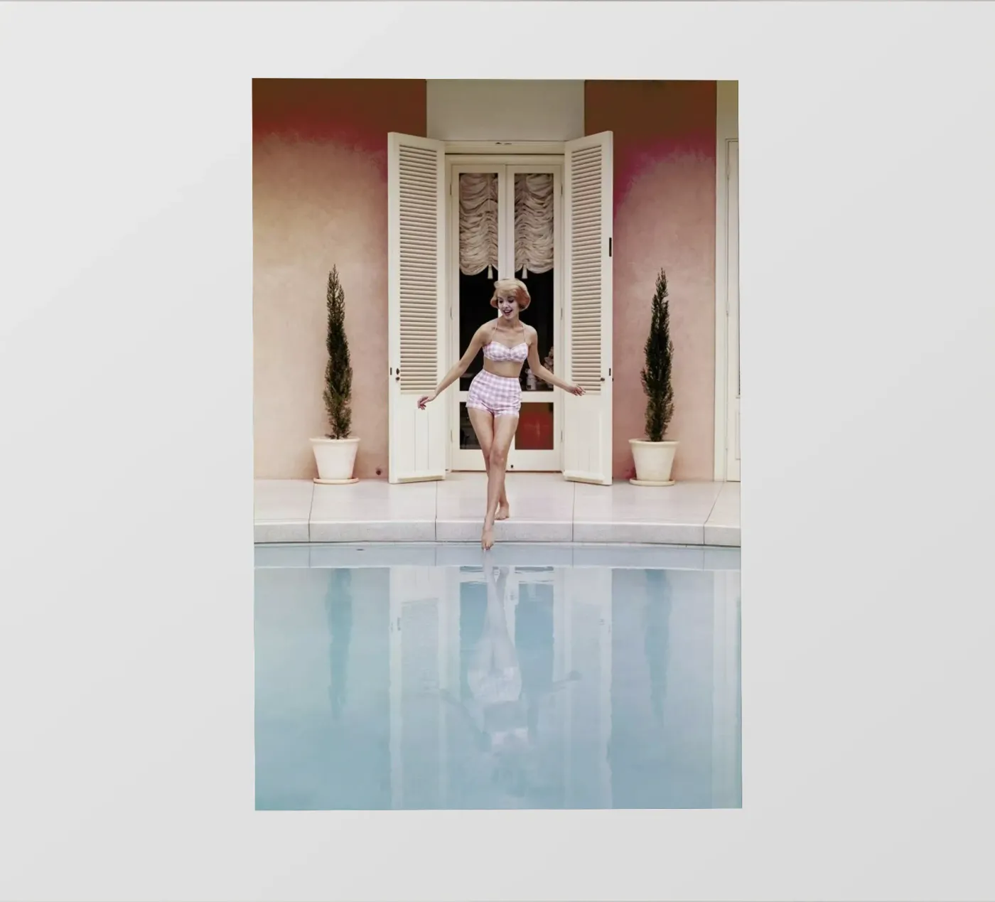 Pool Day pellicola backlit da METROPOLIS