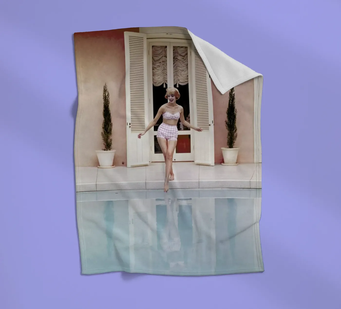 Pool Day Fleecedecke von METROPOLIS