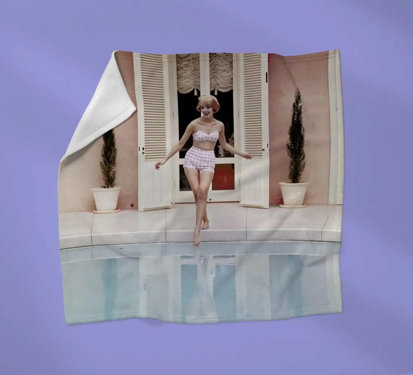 Pool Day Fleecedecke von METROPOLIS