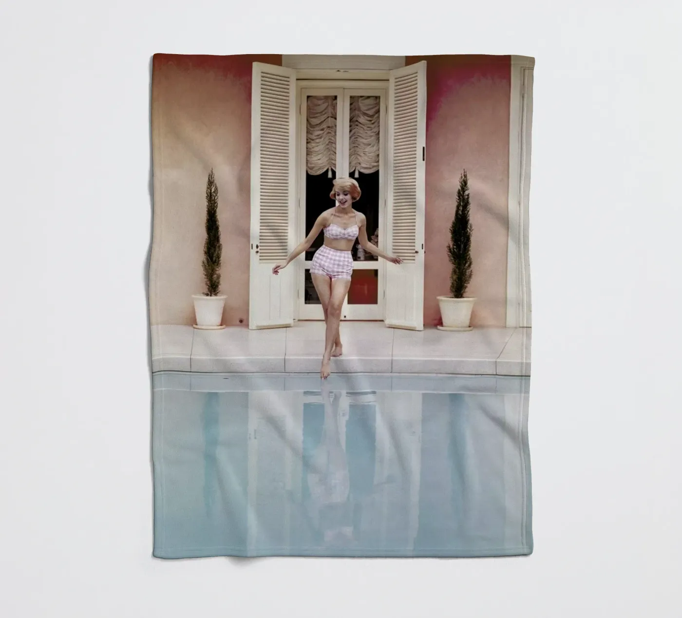 Pool Day Fleecedecke von METROPOLIS