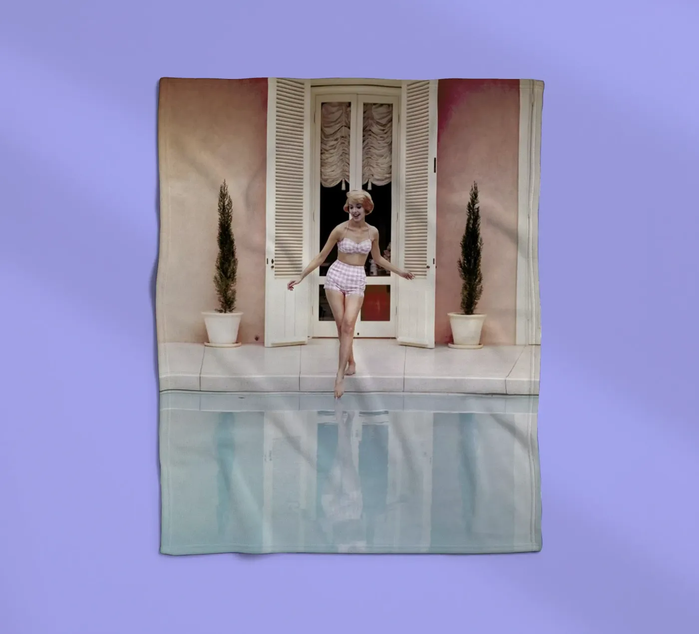 Pool Day Fleecedecke von METROPOLIS