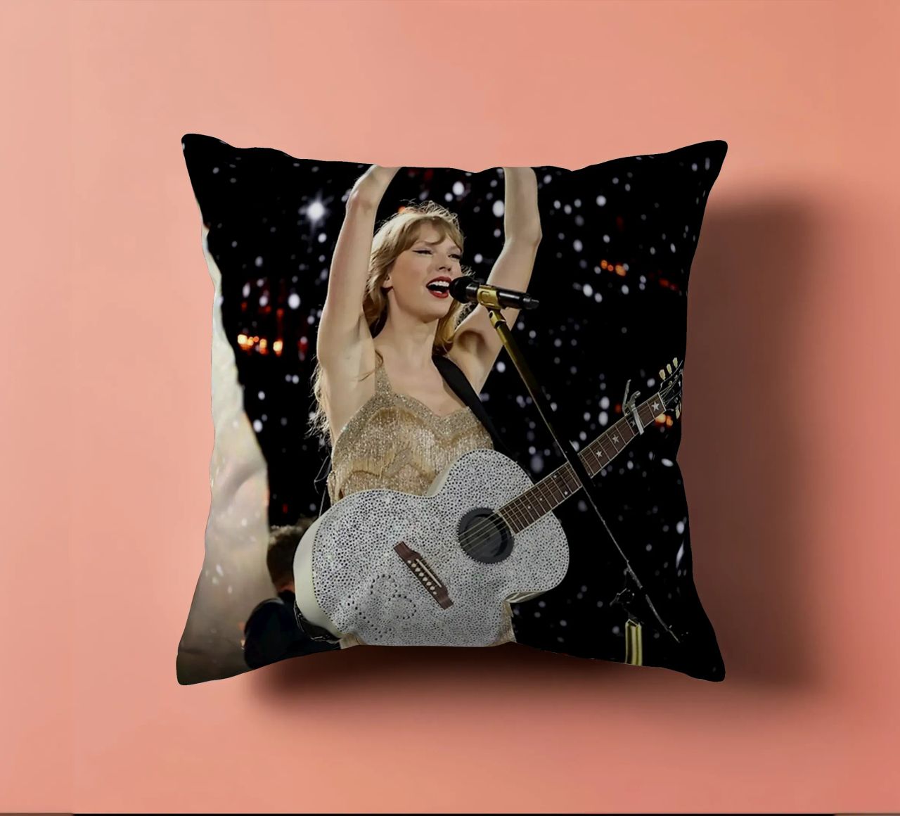 Taylor Swift perform cuscino da avissta