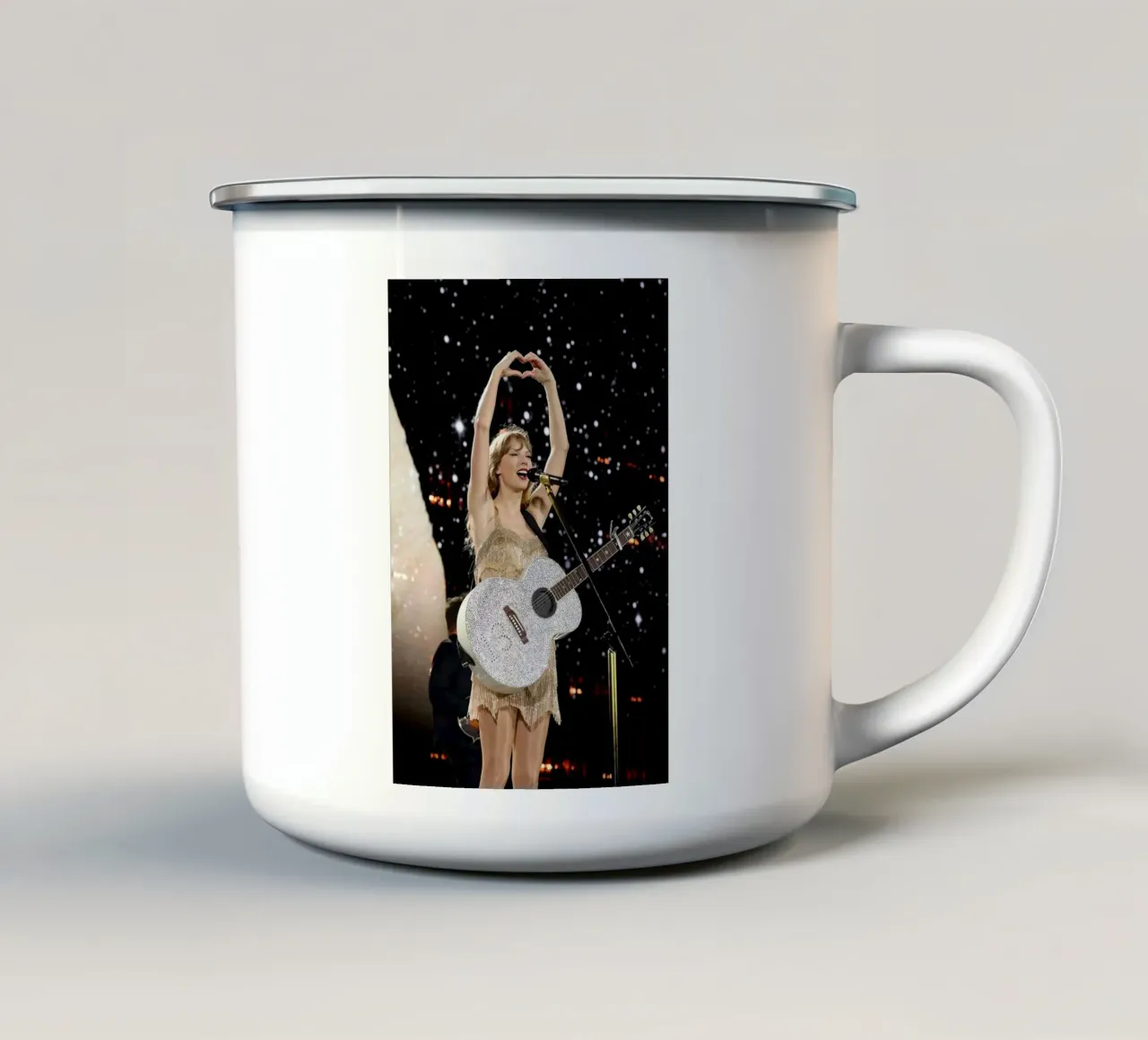 Taylor Swift perform emaille mok van avissta
