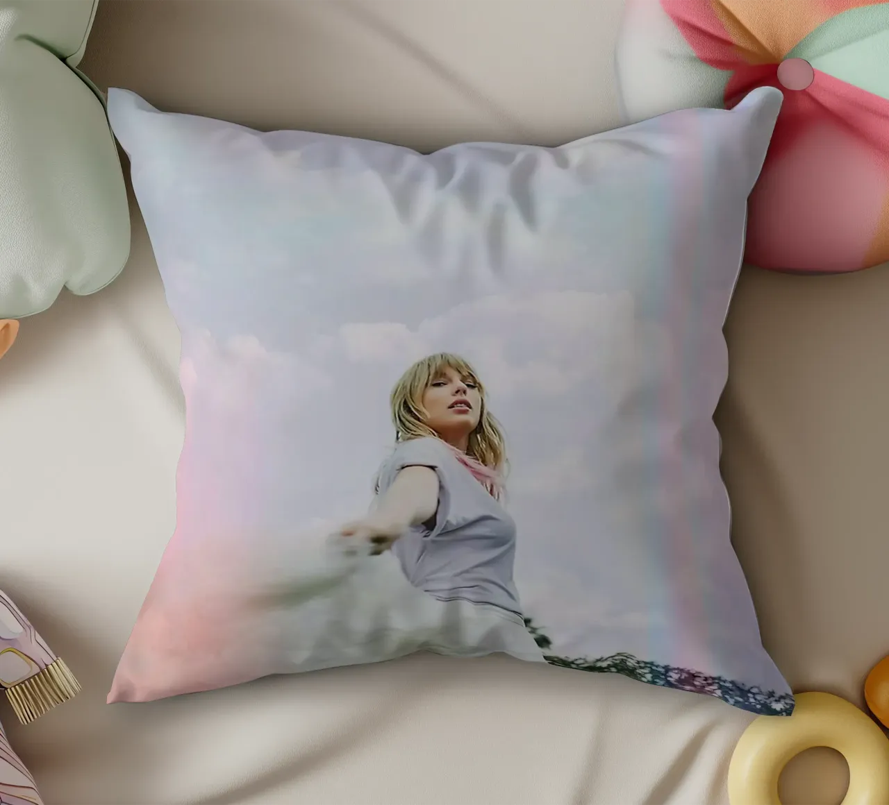 Taylor Swift on rainbow frame cuscino da avissta