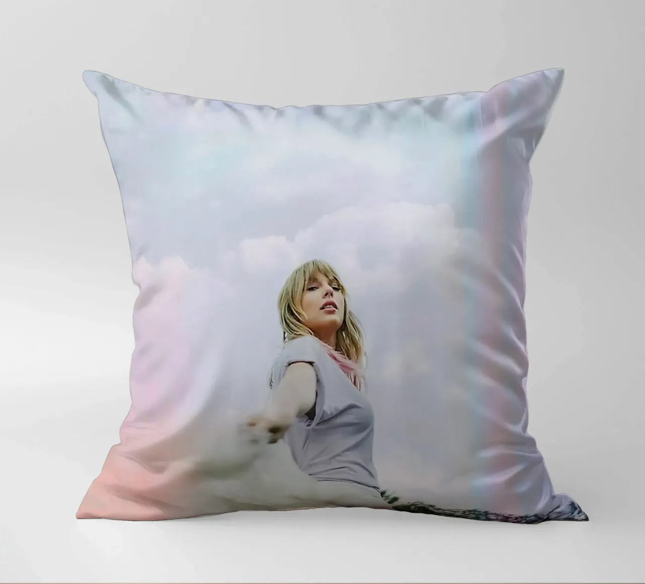 Taylor Swift on rainbow frame cuscino da avissta