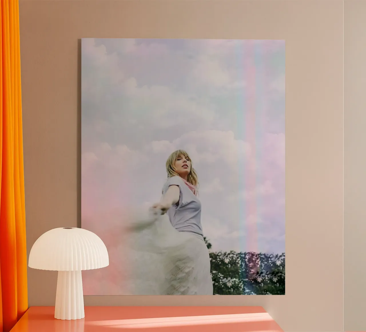 Taylor Swift on rainbow frame plexiglass da avissta