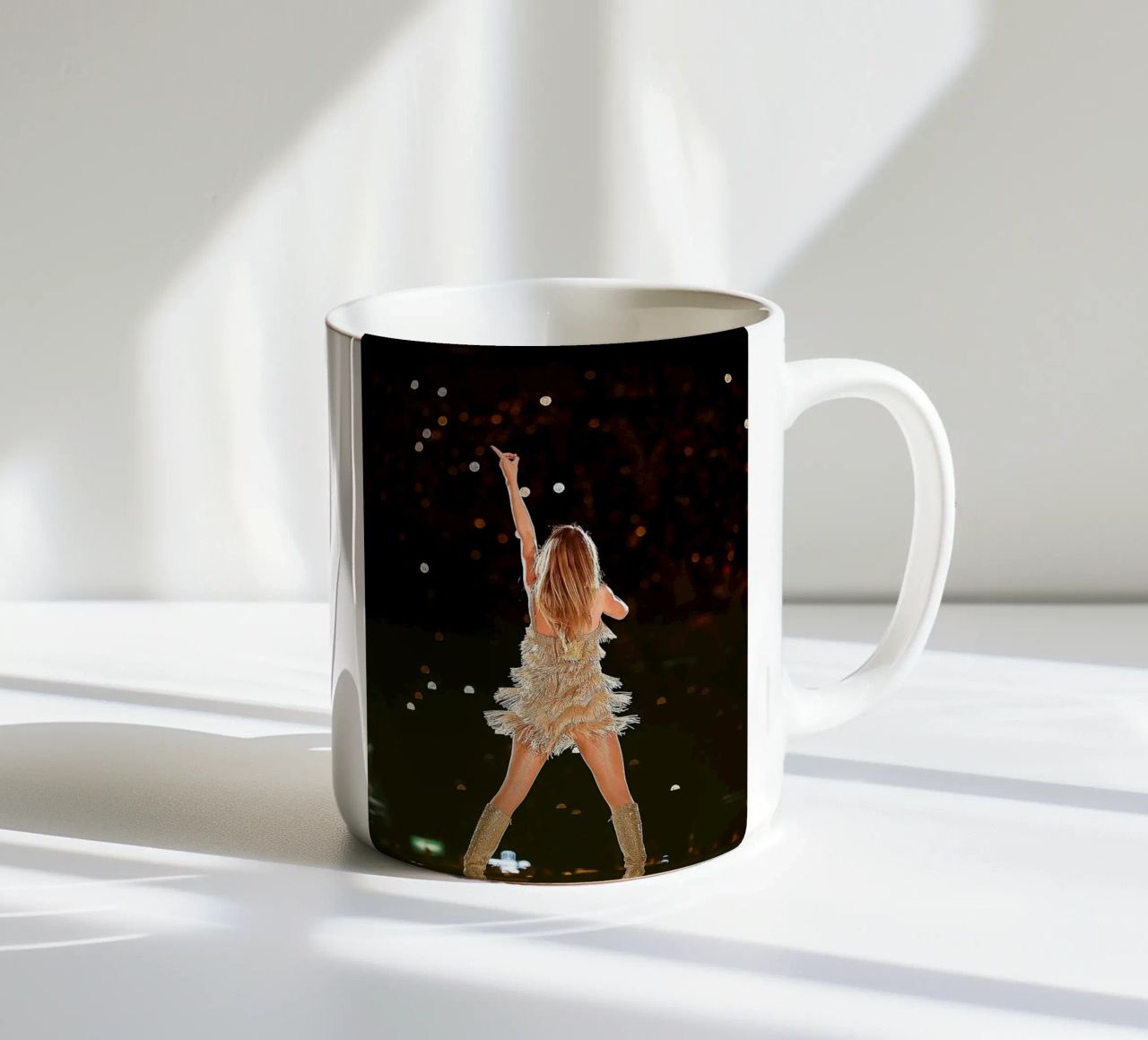 From Back Taylor Swift tazza in ceramica da avissta