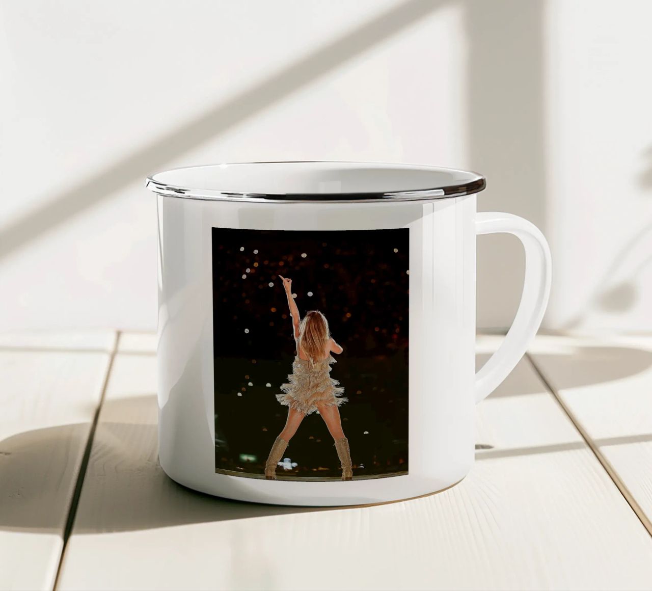 From Back Taylor Swift tazza in smalto da avissta