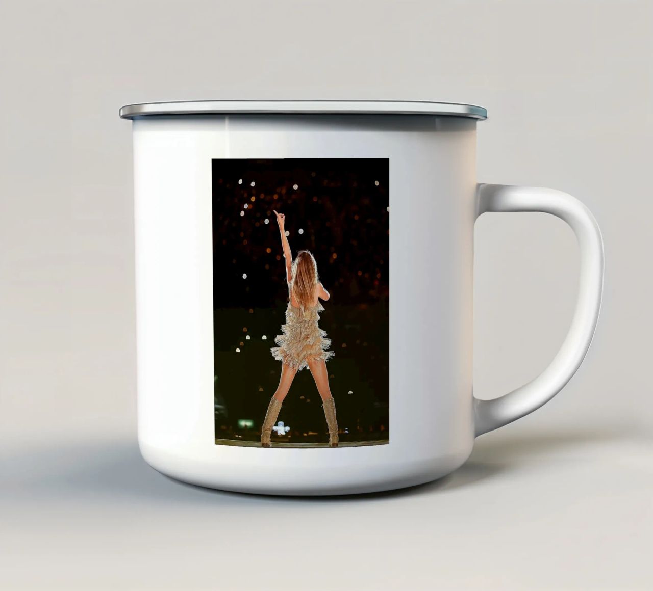 From Back Taylor Swift tazza in smalto da avissta