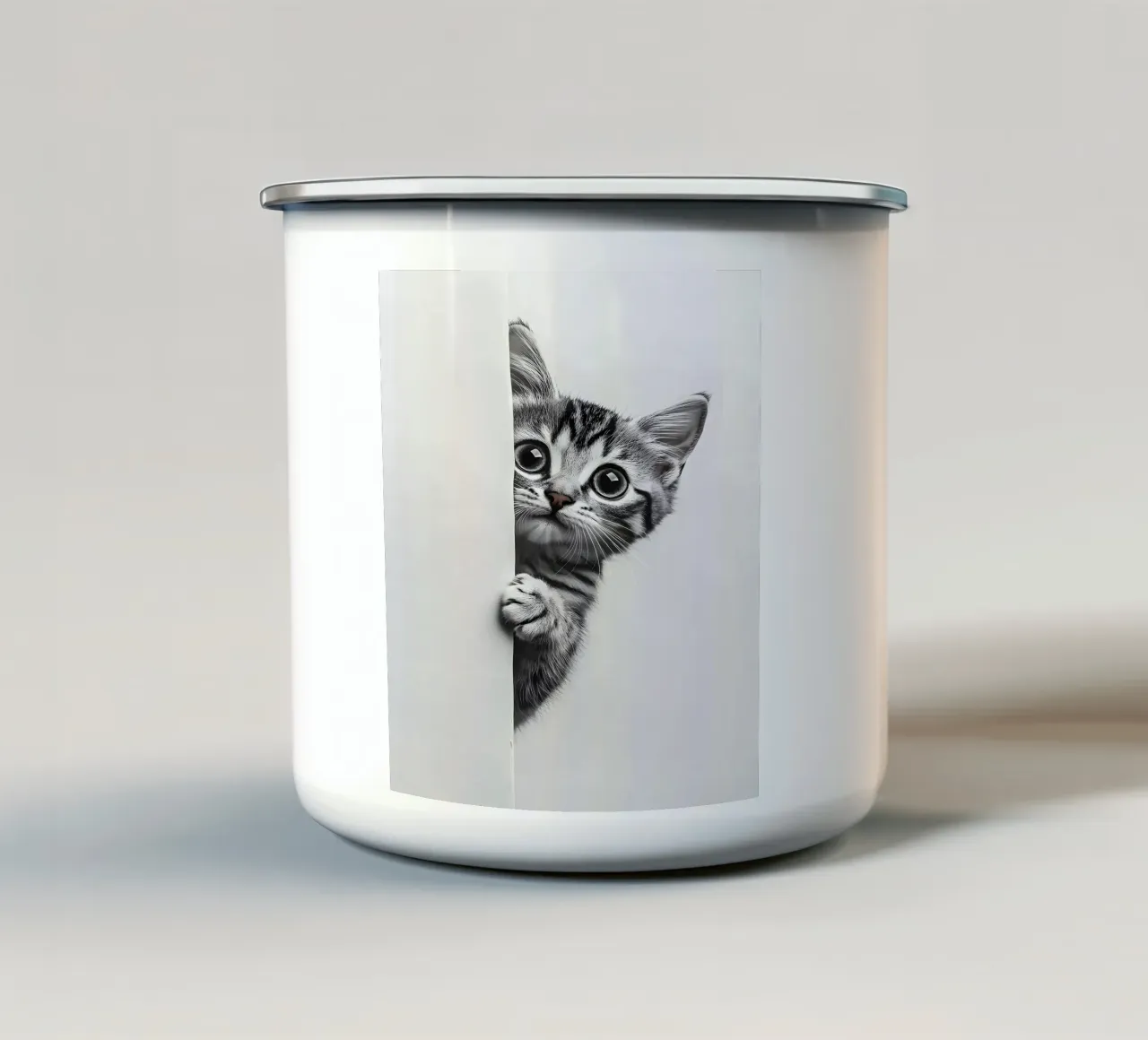 Il gatto non smette di mugugnare tazza in smalto da M-Ulrich-Digital Art