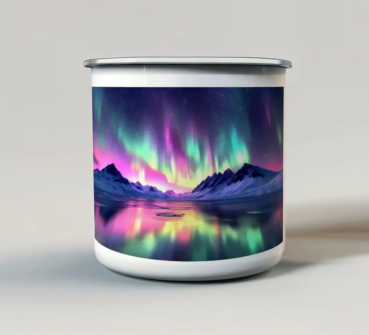 Paesaggio dell'Aurora Boreale tazza in smalto da Matthew Katz