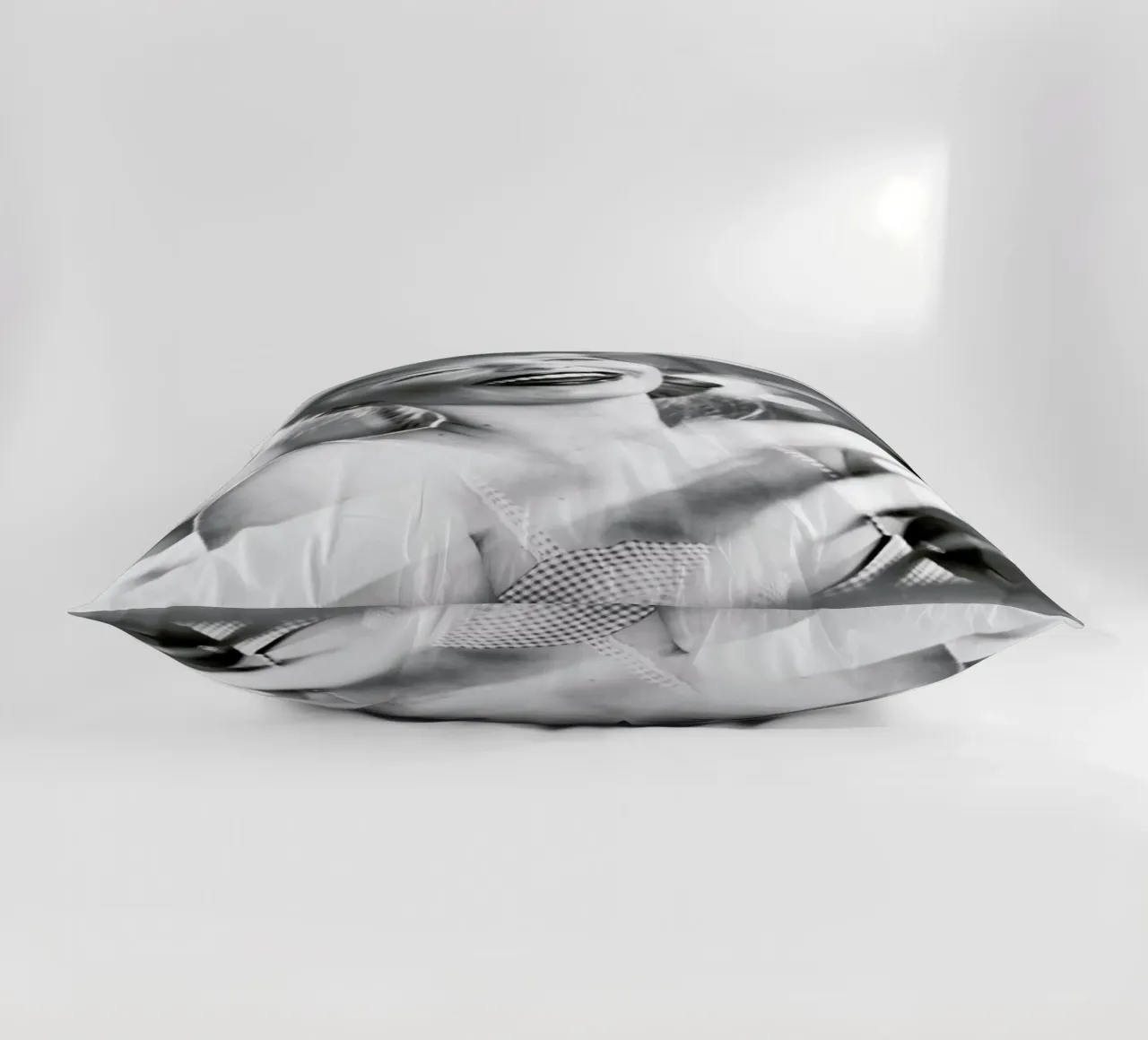 Cruising Kissen von Runway Collective