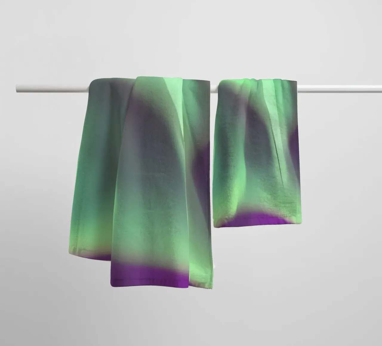 L'Aurora Boreale colorata asciugamano da bagno da Matthew Katz