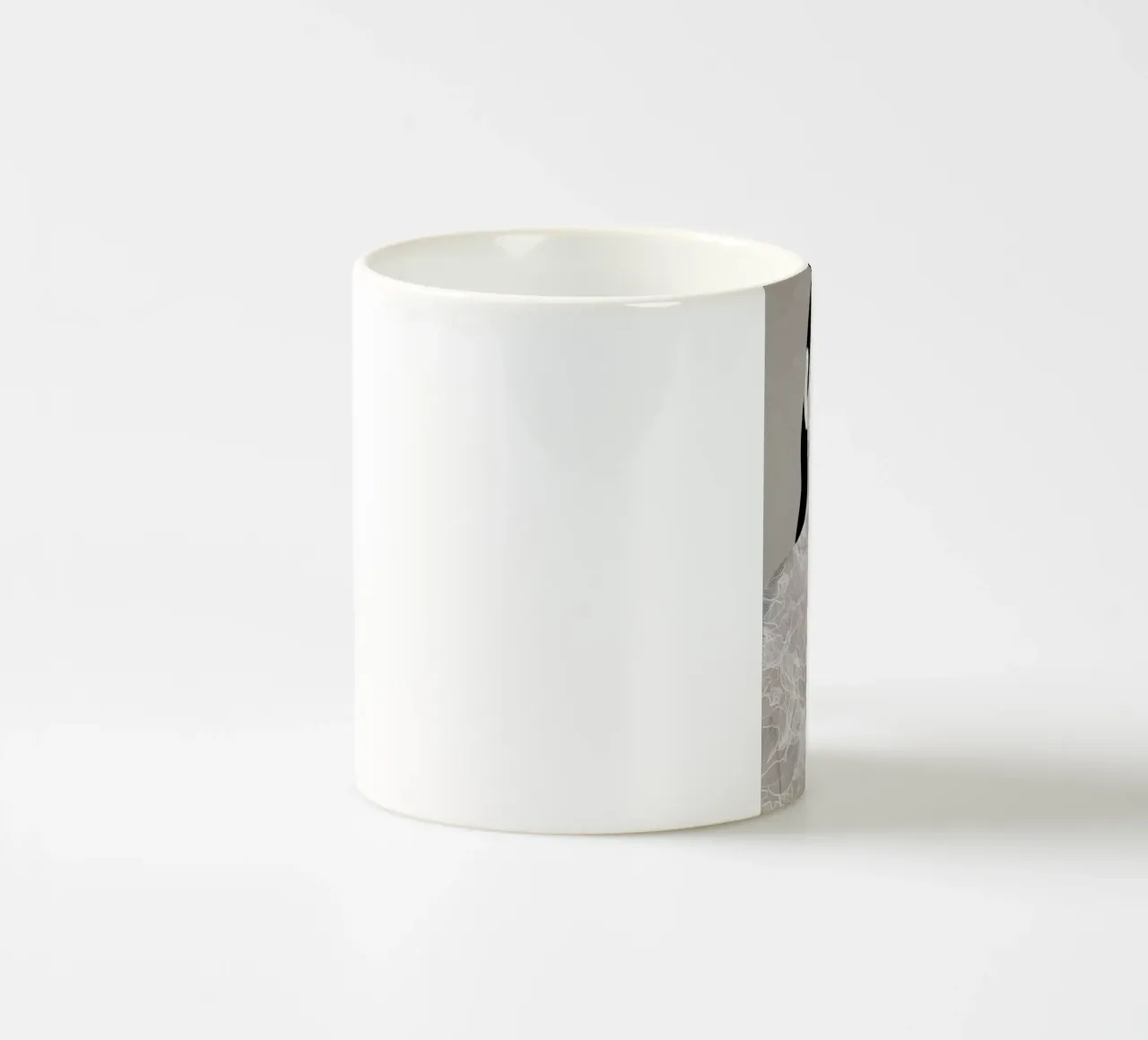 Vittoria II tazza in ceramica da Ramona Russu