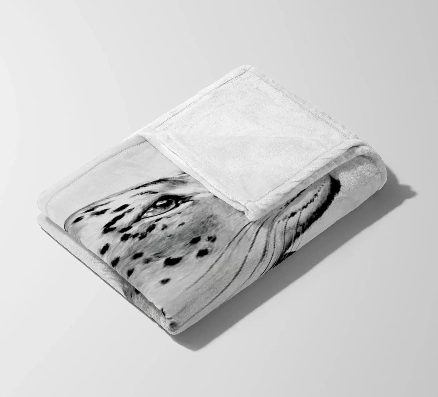Snow Leopard Fleecedecke von Flora & Fauna