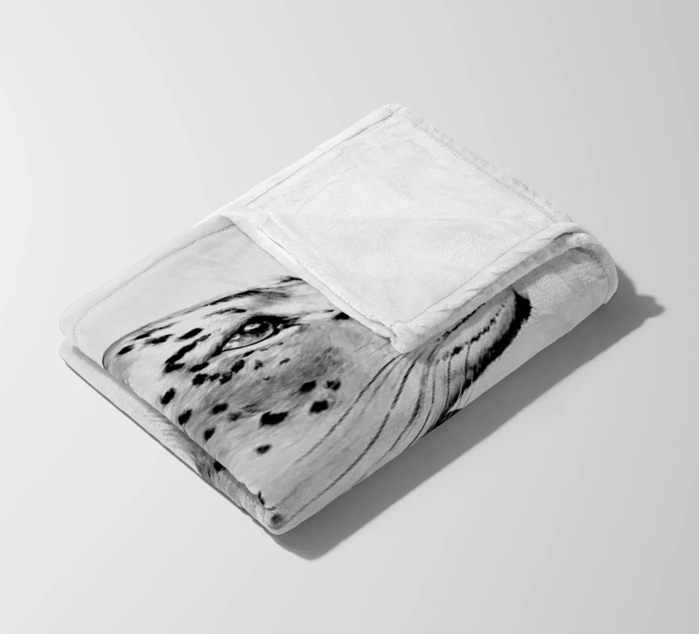 Snow Leopard Fleecedecke von Flora & Fauna