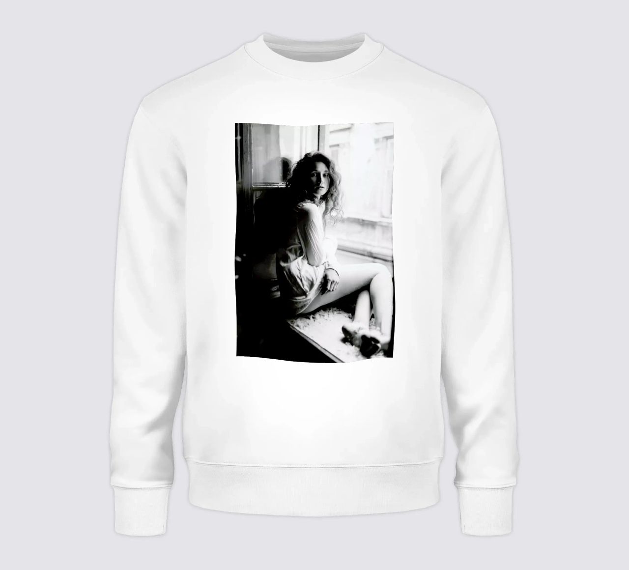 Watching from the Window sudadera de Runway Collective