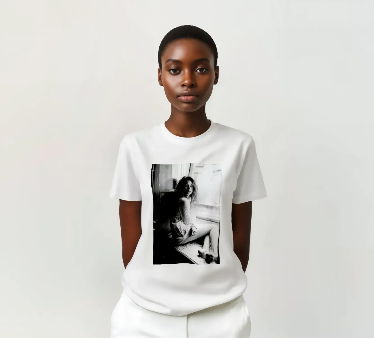 Watching from the Window t-shirt da Runway Collective